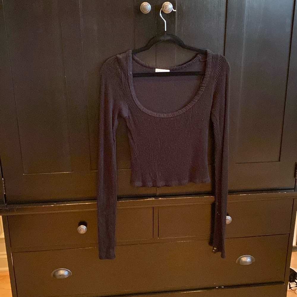 Long sleeve soft, black top